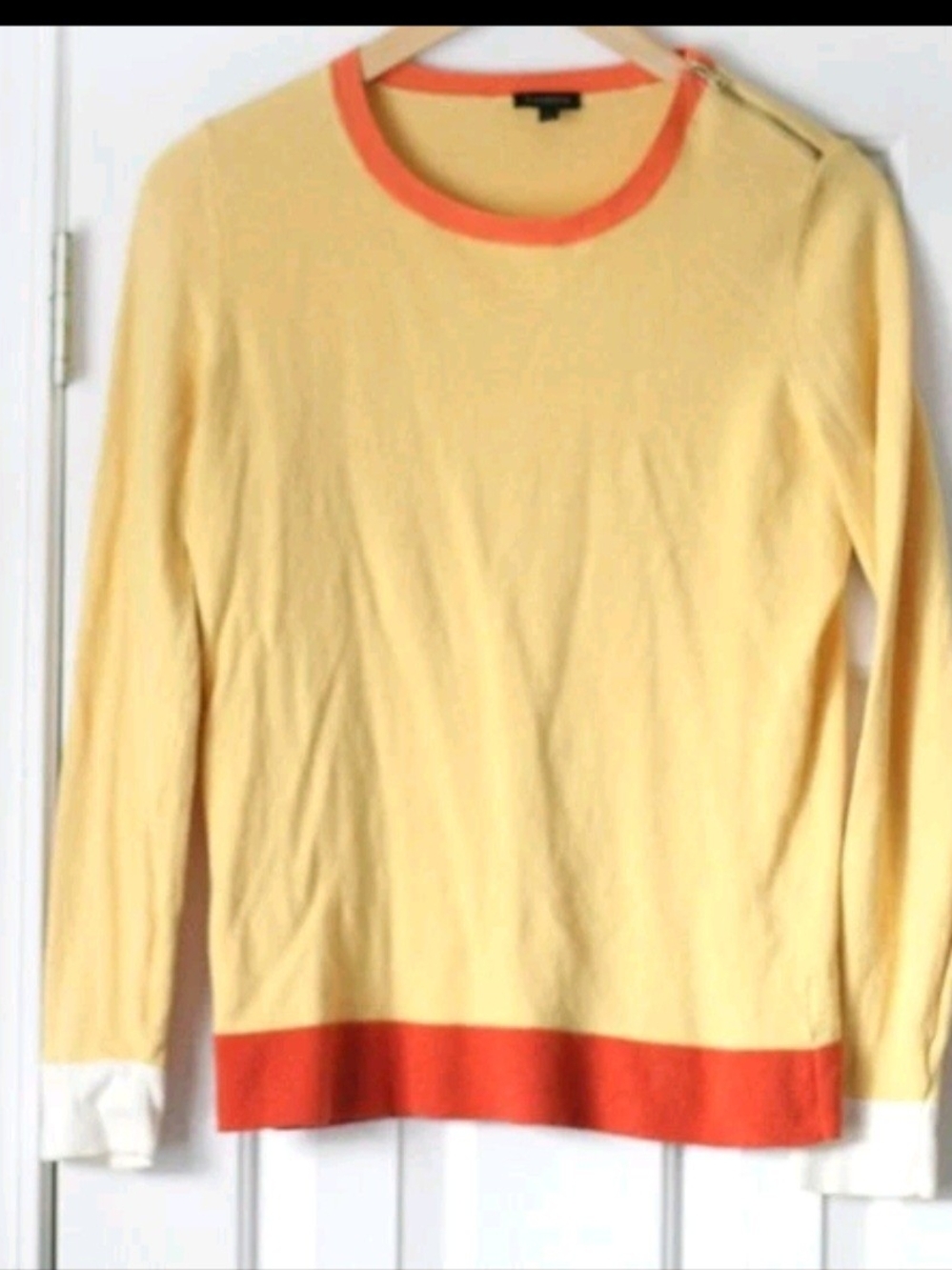 Talbots  Lightweight Yellow Sweater with Coral Trim & Shoulder Zipper Size Large